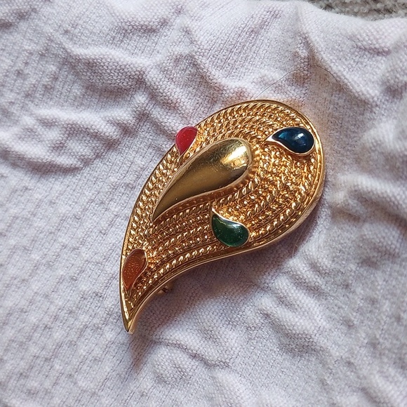Vintage Gold Tone Paisley Brooch - Picture 1 of 4